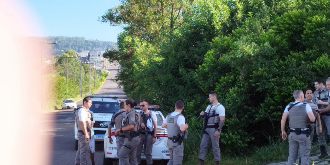 Após tiroteio e cerco, Brigada Militar prende quatro homens e apreende armas em Campo Bom