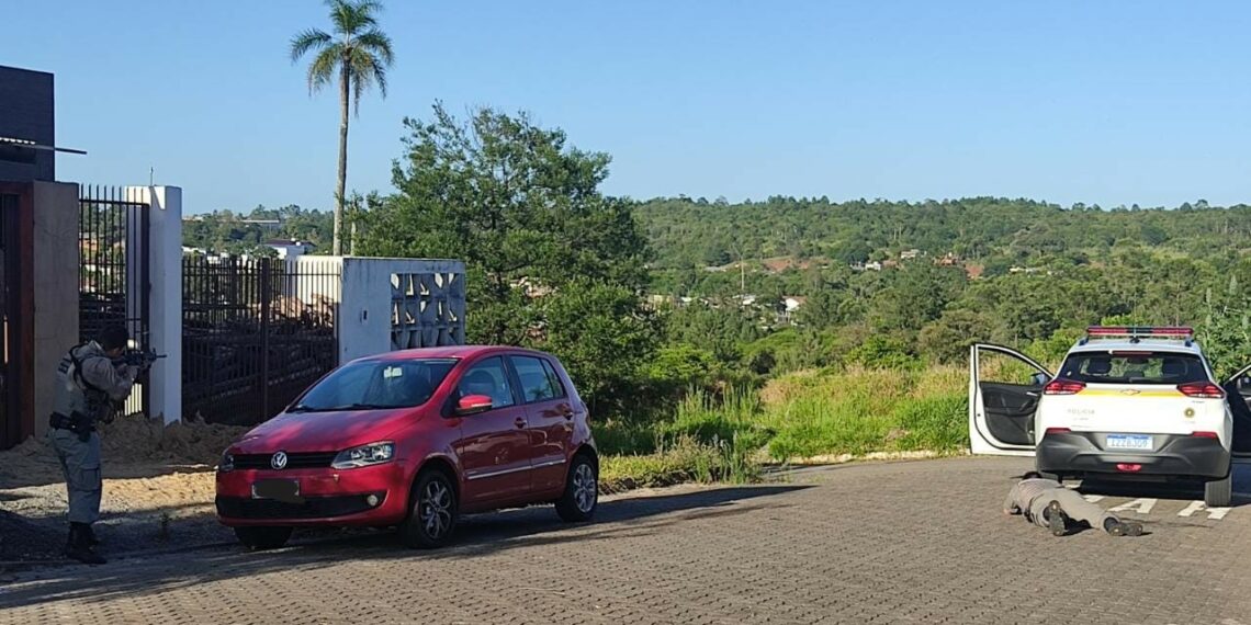 Após tiroteio e cerco, Brigada Militar prende quatro homens e apreende armas em Campo Bom