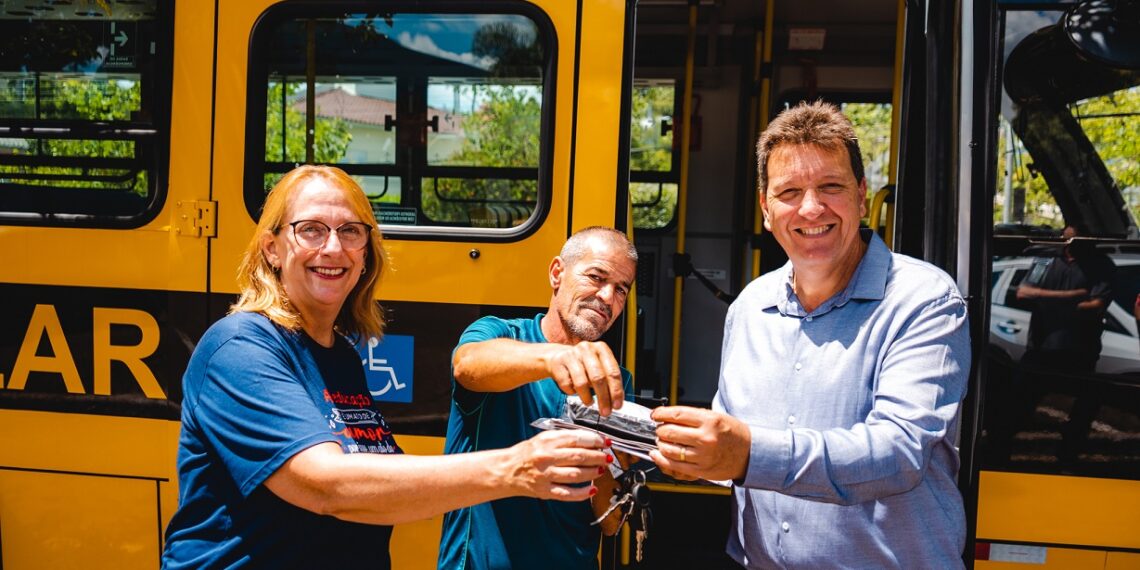 Campo Bom tem novo ônibus escolar para atender alunos da zona rural