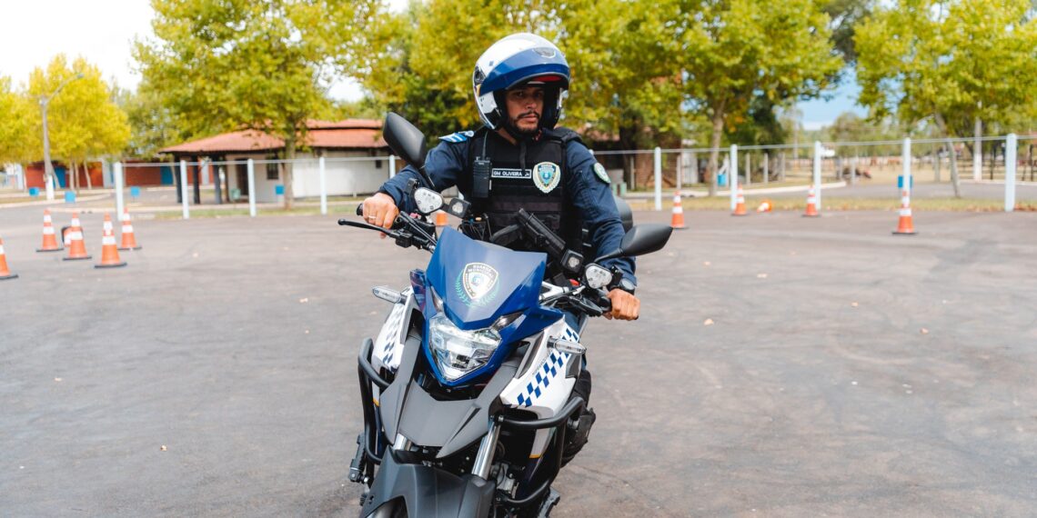 Guardas municipais e agentes de trânsito de Campo Bom fazem curso de abordagem com motocicletas
