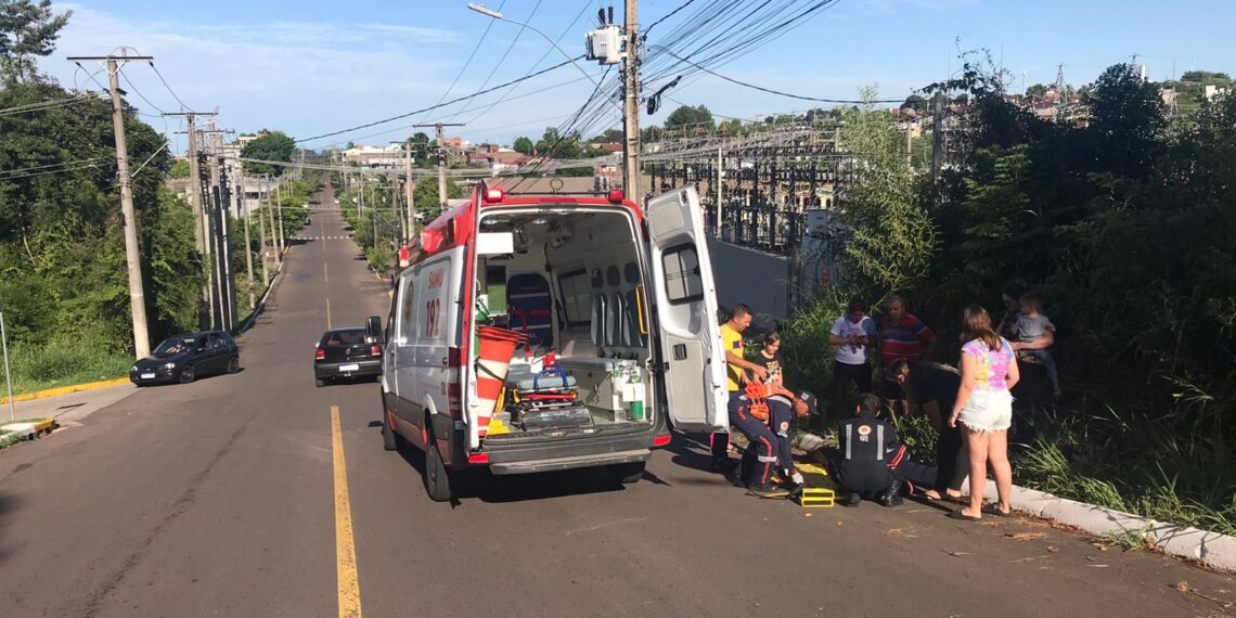 Homem fica ferido ao sofrer queda de moto em Sapiranga