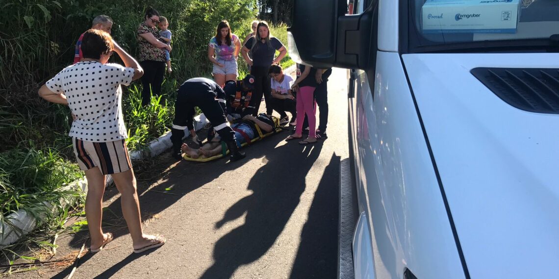 Homem fica ferido ao sofrer queda de moto em Sapiranga