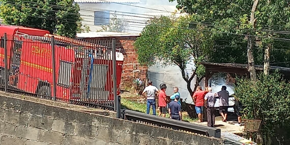 Incêndio destrói residência em Sapiranga