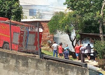 Incêndio destrói residência em Sapiranga