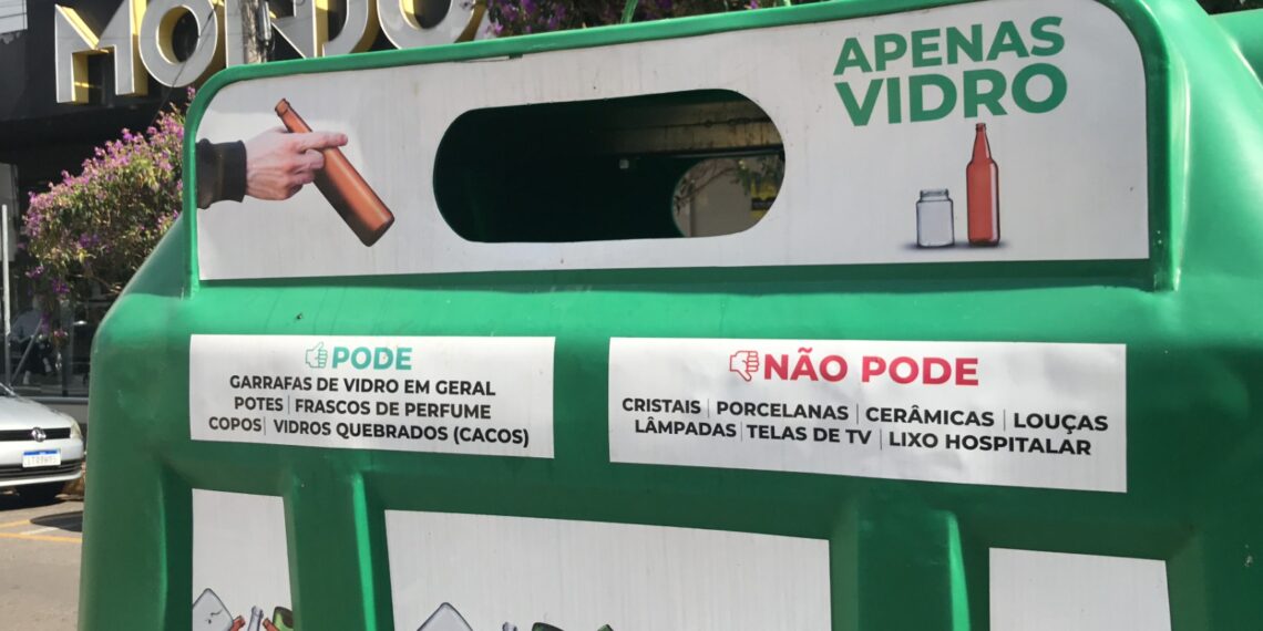 Campo Bom realiza ação sustentável e instala pontos de coleta de vidro
