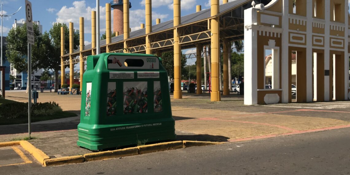 Campo Bom realiza ação sustentável e instala pontos de coleta de vidro