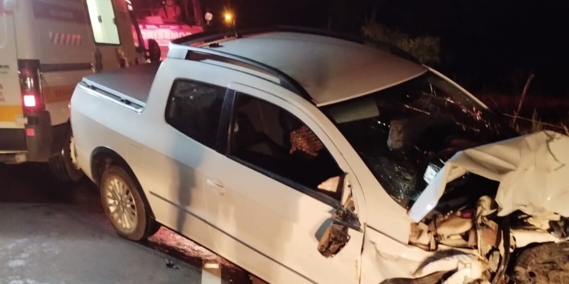 Colisão entre trator e carro mobiliza os bombeiros em Nova Hartz
