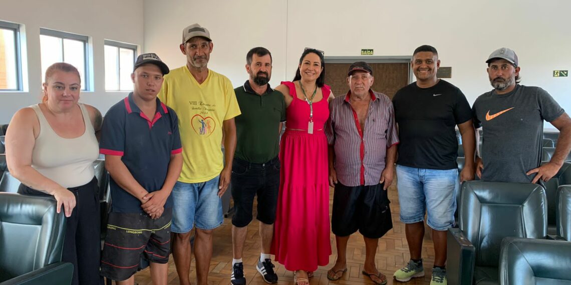 Vereadores se reúnem com catadores para apresentar projeto de carroças elétricas em Sapiranga