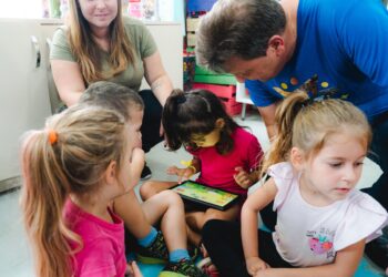 Prefeitura de Campo Bom entrega 1.150 tablets para educação infantil e anos iniciais do fundamental