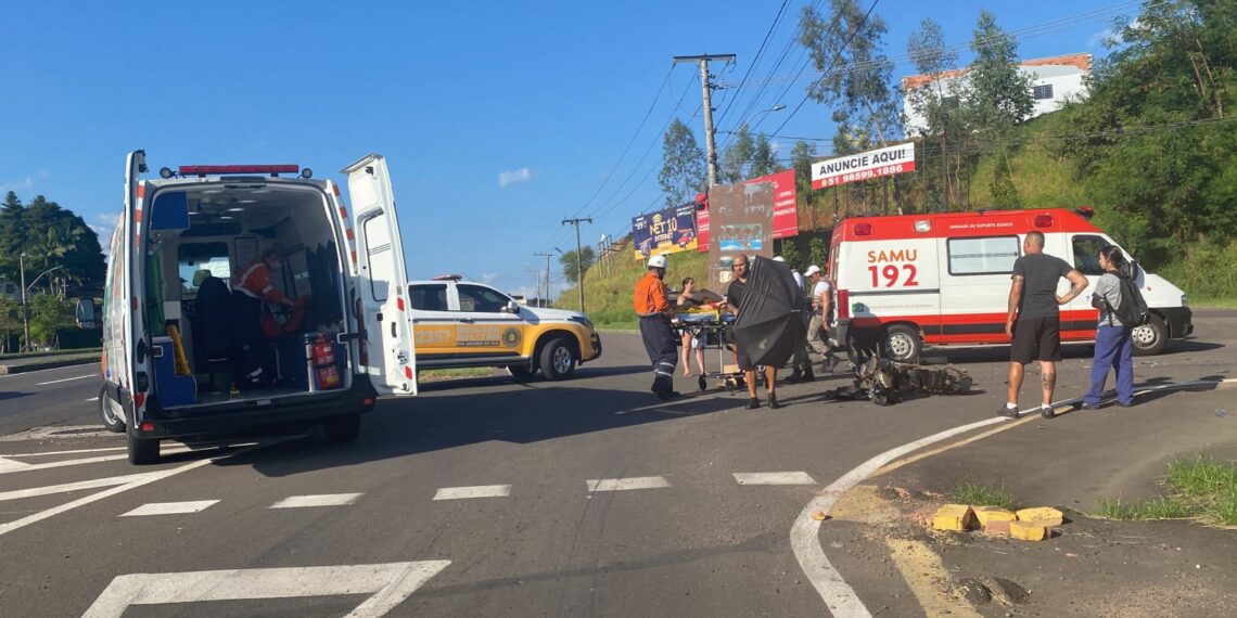 Pai e filha ficam gravemente feridos em acidente na RS-239, em Sapiranga