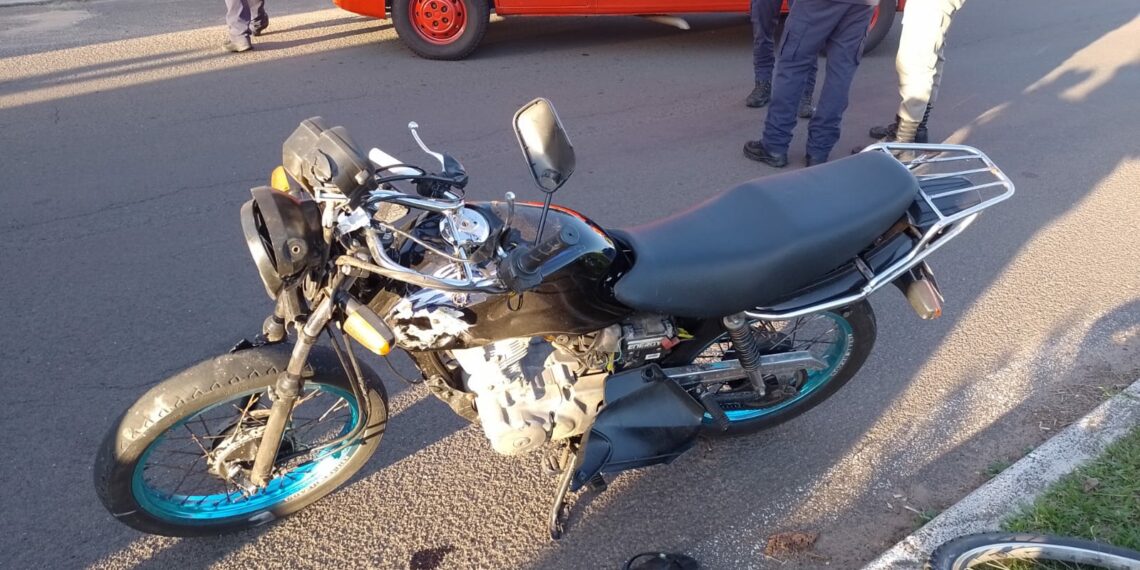 Bombeiros de Sapiranga atendem acidente envolvendo motociclista