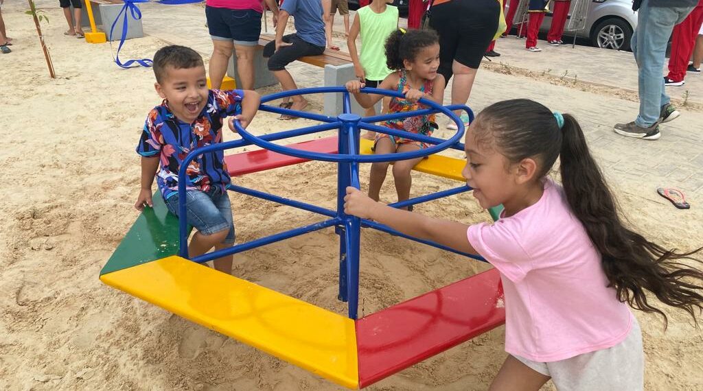 Famílias lotam praça durante inauguração em Sapiranga