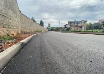 Asfalto começa a ganhar forma na rua Novo Hamburgo em Sapiranga