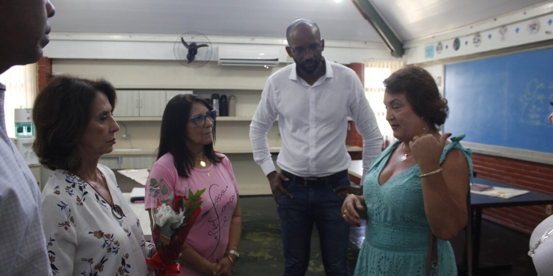 Escola de Sapiranga recebe visita do Governo do Estado devido ao alto desempenho