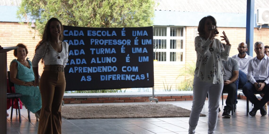 Escola de Sapiranga recebe visita do Governo do Estado devido ao alto desempenho