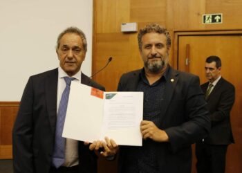 Deputado estadual Issur Koch apresenta reivindicações do setor calçadista ao embaixador da Argentina