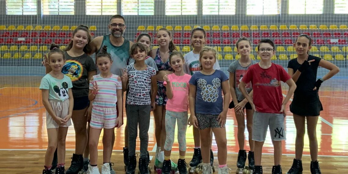 Começam as aulas de patinação do Programa Esportivo Social de Campo Bom