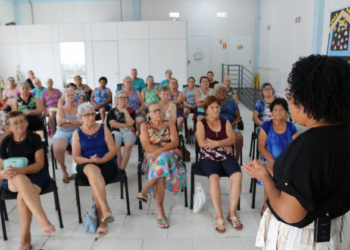 Procon de Sapiranga orienta grupos de convivência sobre os direitos dos consumidores