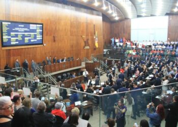 Assembleia aprova reajuste para o magistério que assegura o piso nacional para toda a categoria