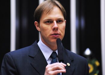Lucas Redecker questiona Ministro do Trabalho e Emprego sobre a manutenção da desoneração da folha