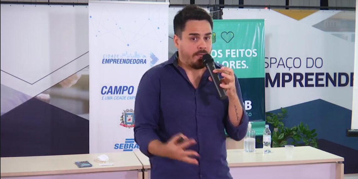 Escola do Legislativo de Campo Bom promove debate sobre criatividade