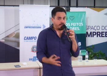 Escola do Legislativo de Campo Bom promove debate sobre criatividade