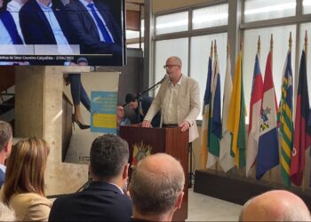 Joel assume presidência da Frente Parlamentar Coureiro-Calçadista com objetivo de redução tributária