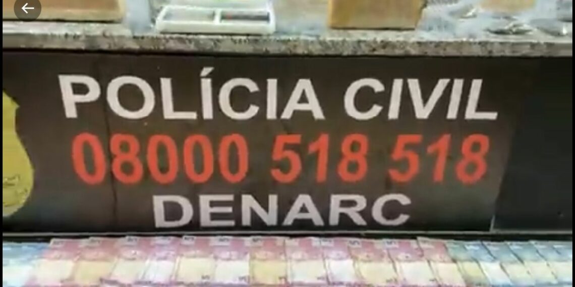 Homem é preso por vender maconha e cocaína perto de escola, em Sapiranga