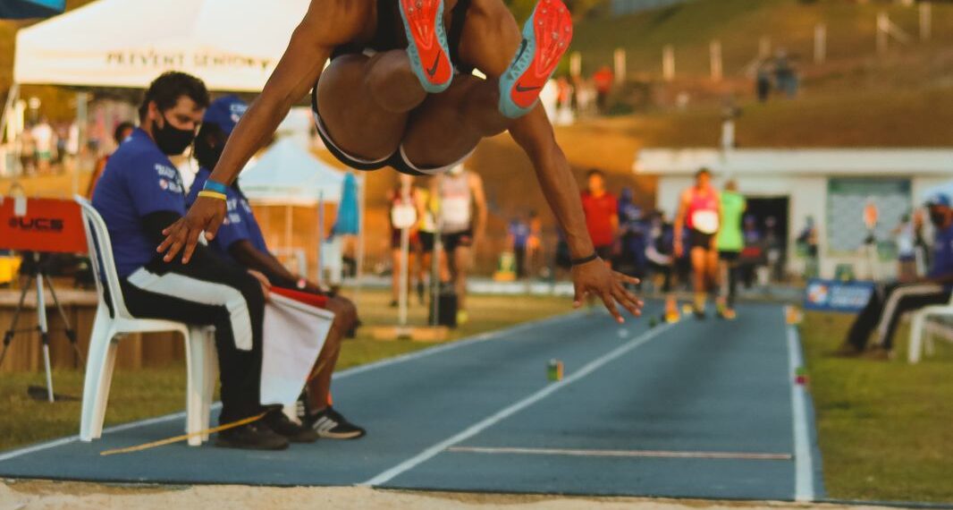 Jovem arariquense caminha fora do Brasil para se tornar um atleta profissional
