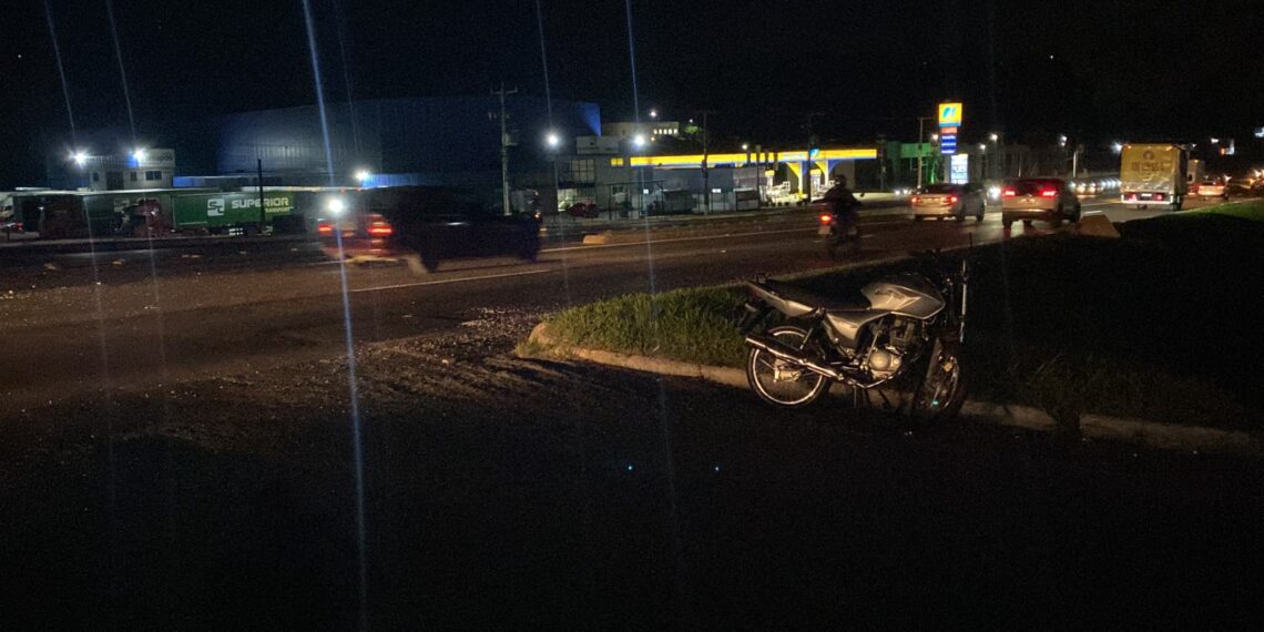 Acidente entre motocicleta e veículo deixa ferido na RS-239, trecho de Campo Bom