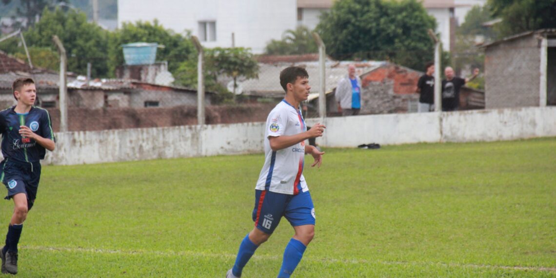 Atleta de Nova Hartz realiza intercâmbio em clube espanhol
