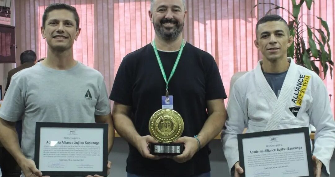 Academia de jiu-jitsu sapiranguense se destaca no estado com equipe Kids