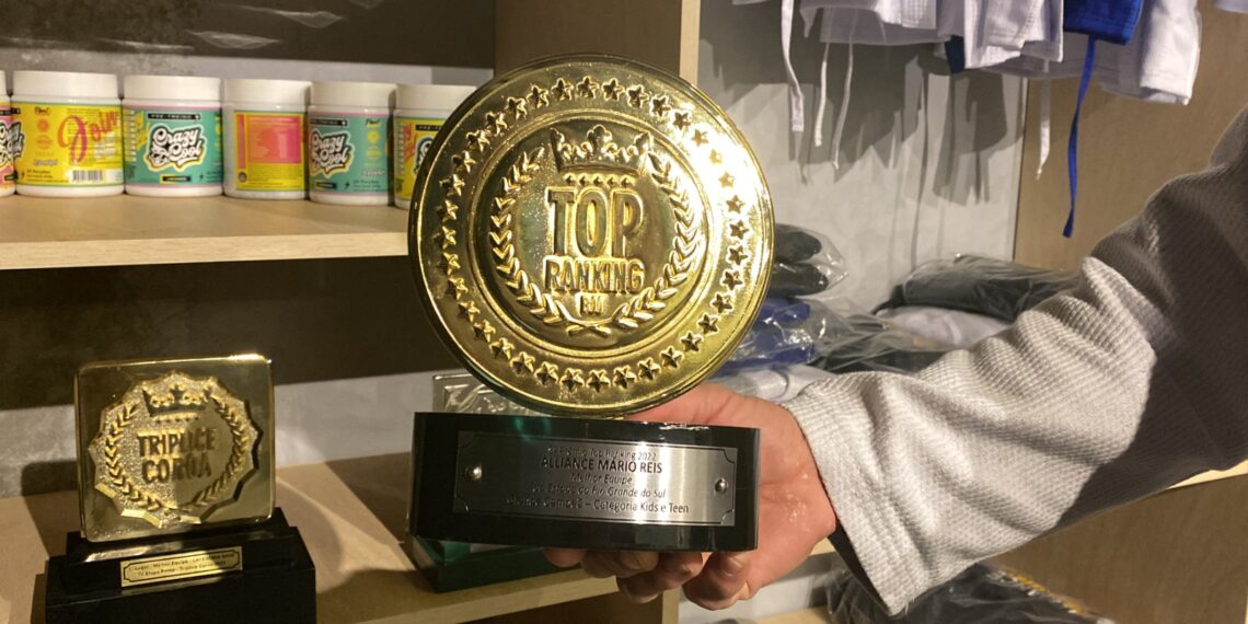 Academia de jiu-jitsu sapiranguense se destaca no estado com equipe Kids