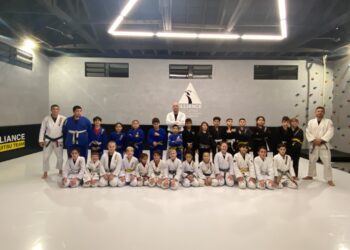 Academia de jiu-jitsu sapiranguense se destaca no estado com equipe Kids