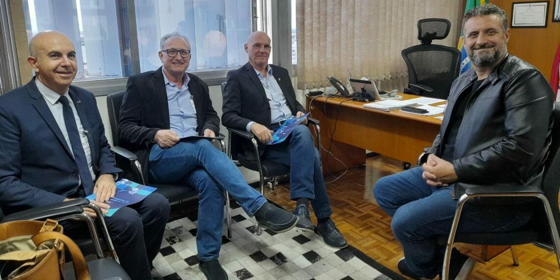 Issur pede apoio do Varejo para projeto de inclusão de cegos