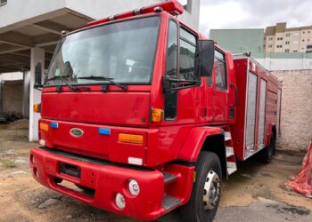 Um ano depois, bombeiros de Araricá voltam a atender com caminhão cedido