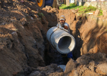 Obras de canalização são feitas em via do bairro Amaral Ribeiro de Sapiranga