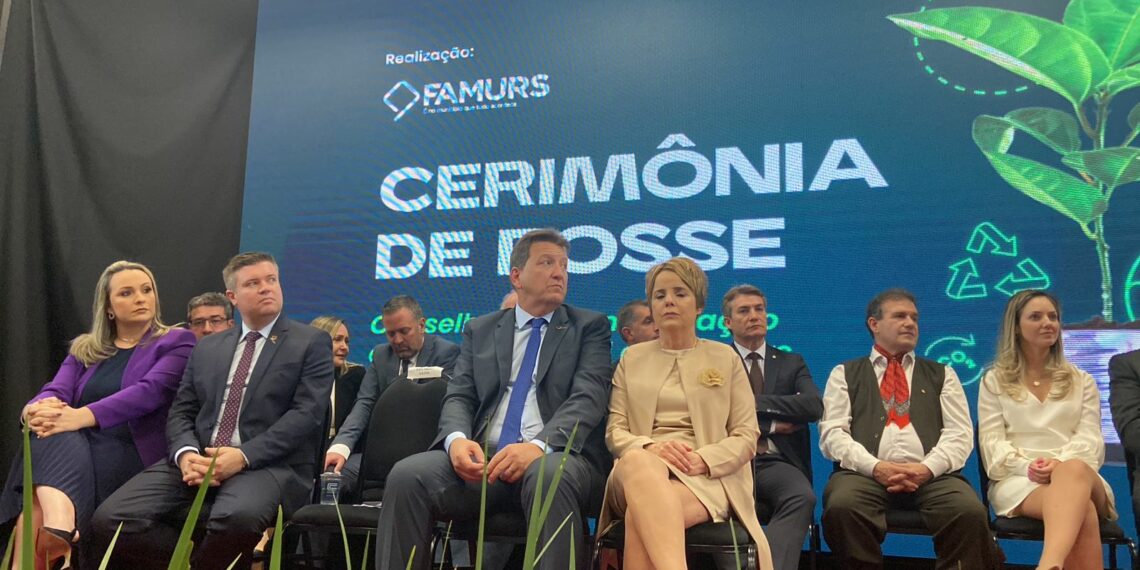Luciano Orsi é empossado presidente da Famurs