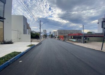 Em Sapiranga, rua Carlos Biehl dá adeus ao calçamento e ganha asfalto