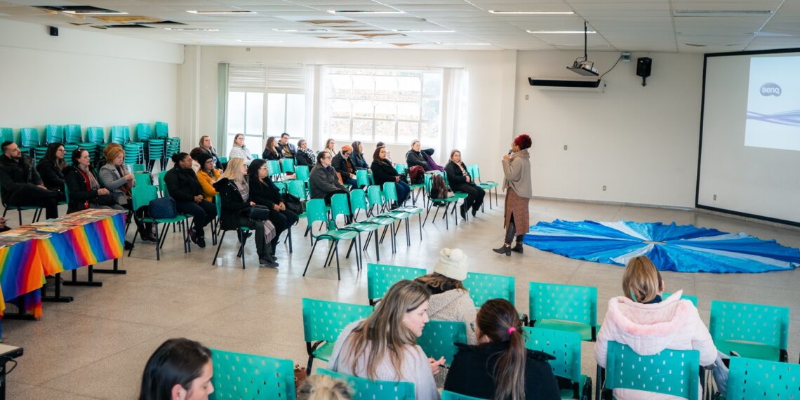 Diversidade em debate entre educadores de Campo Bom