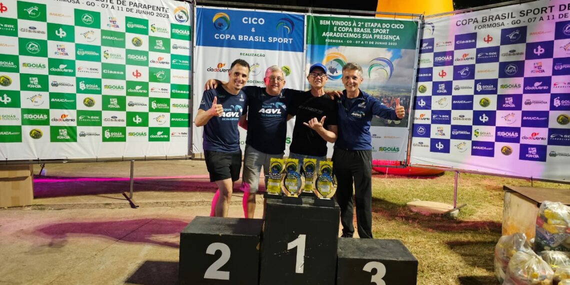 Gaúchos sobem ao pódio em competições de parapente em Goiás
