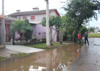 Nível do Rio dos Sinos baixa em Campo Bom e começam os reparos nos estragos