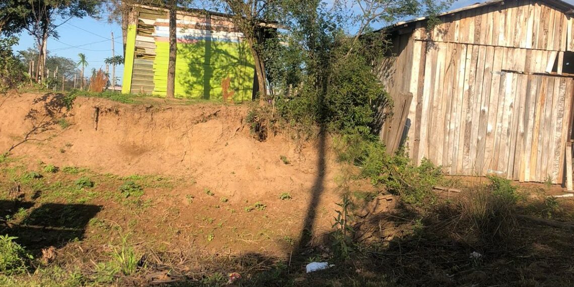 Moradores próximos de invasão reclamam de furtos e “gatos de luz”