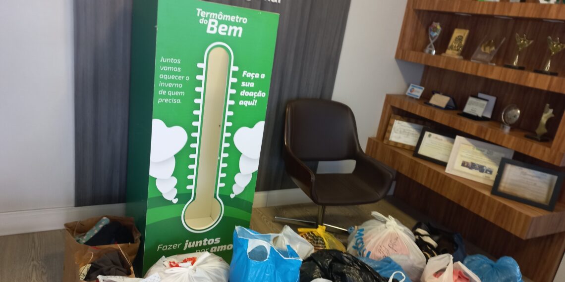 Termômetro do Bem da Sicredi Caminho das Águas arrecada mais de 3,4 mil peças