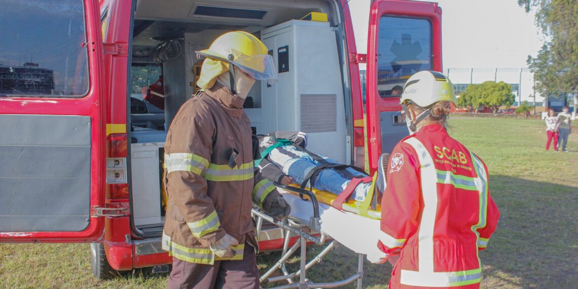 Bombeiros simulam acidente para treinar socorristas em Sapiranga