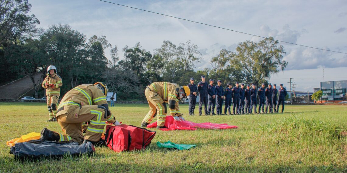 Bombeiros simulam acidente para treinar socorristas em Sapiranga