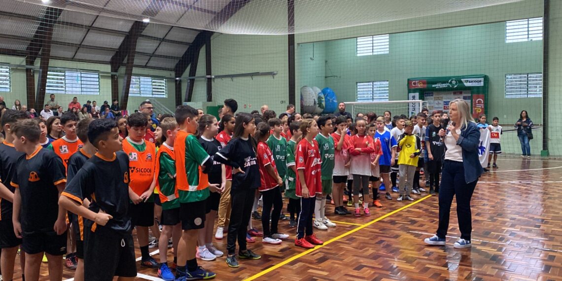 Copa Repercussão na Escola de Futsal Clip/Sicoob MaxiCrédito começa em Sapiranga