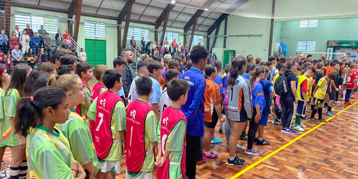 Copa Repercussão na Escola de Futsal Clip/Sicoob MaxiCrédito começa em Sapiranga