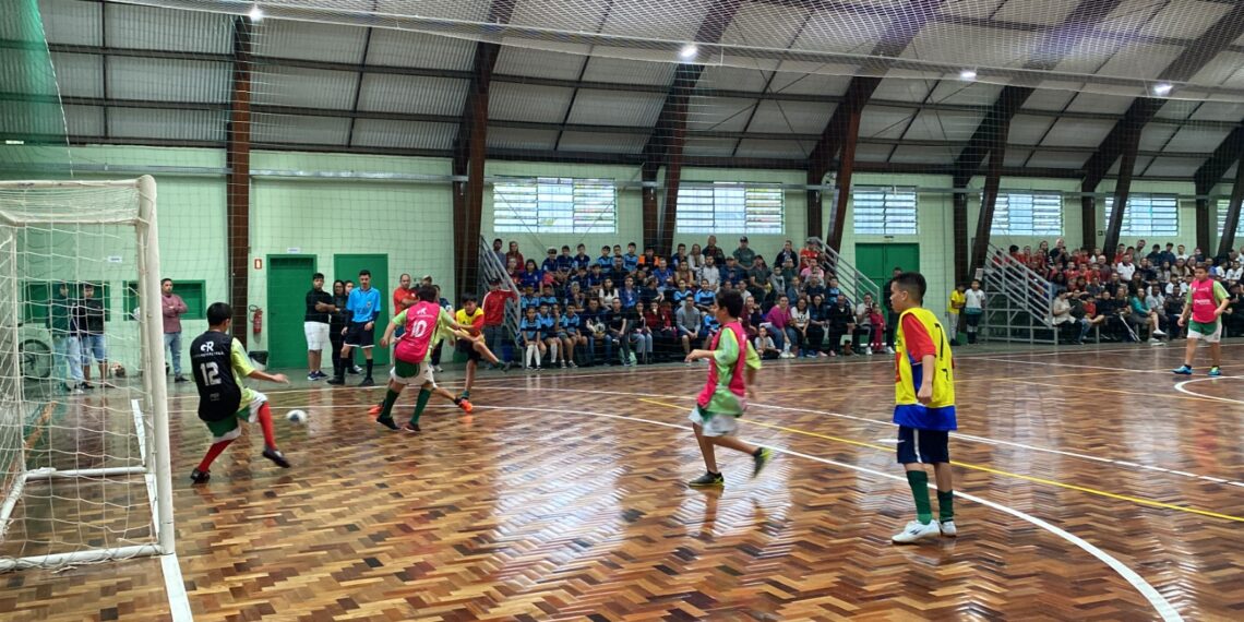 Copa Repercussão na Escola de Futsal Clip/Sicoob MaxiCrédito começa em Sapiranga