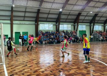 Copa Repercussão na Escola de Futsal Clip/Sicoob MaxiCrédito começa em Sapiranga